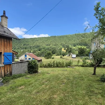 Le Aux Cerfs * Campan